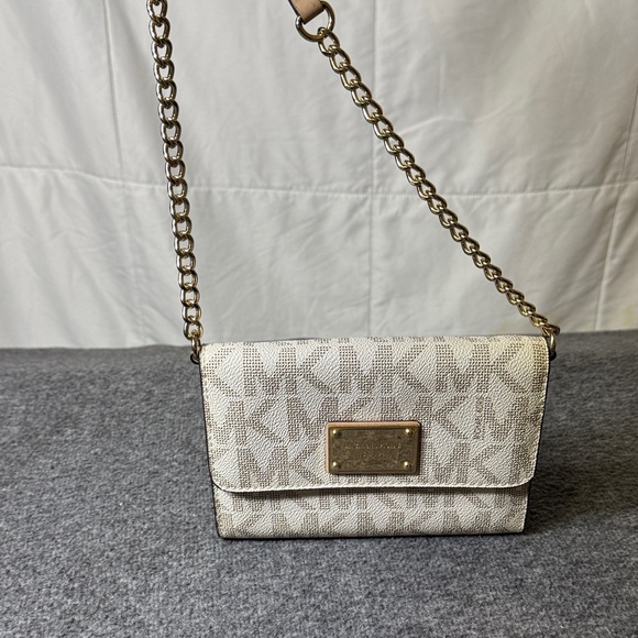 Michael Kors Jet Set Travel Vanilla Logo Crossbody Wallet on Chain - Picture 14 of 14